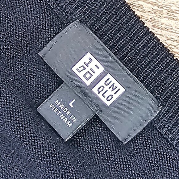 Uniqlo 100% Wool Lightweight Crew Neck Sweater, L, Black - Picture 6 of 8